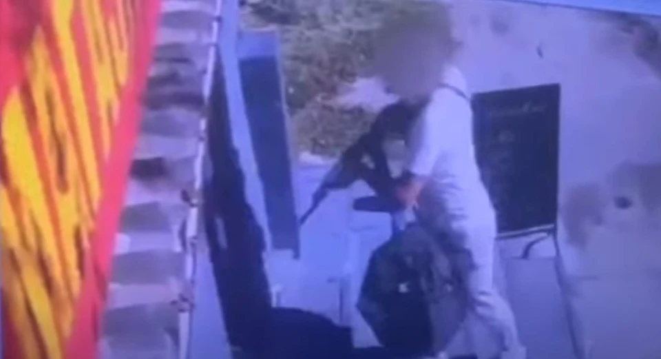 На Київщини чоловік зайшов до сільської крамниці з автоматом і почав стрілянину