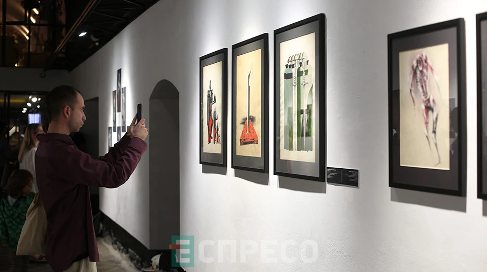 "Український театральний костюм XX – XXI ст. Ідентичність, контекст, ландшафт"