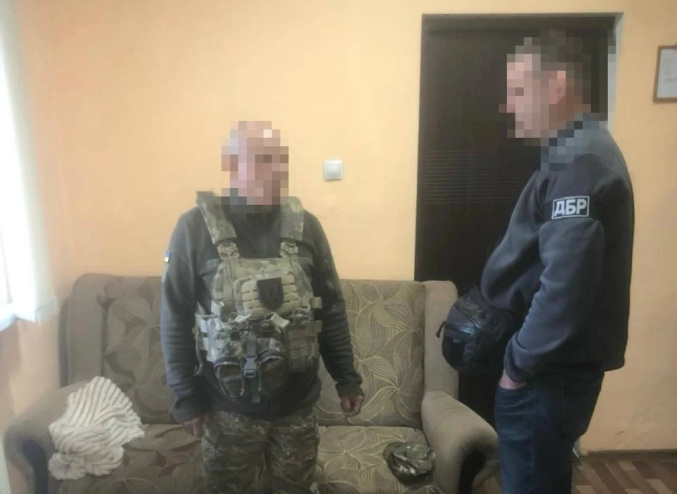 на фото співробітник ТЦК, якого правоохоронці викрили на співпраці з ворогом
