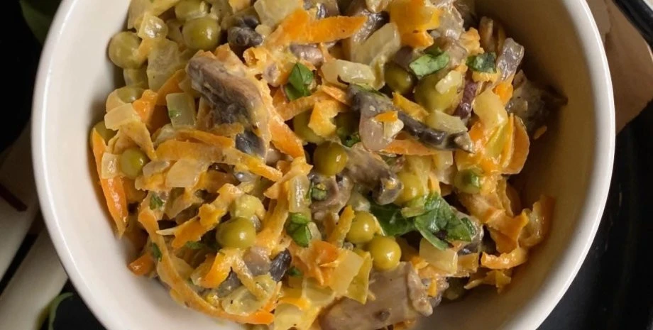 салат маринованими грибами
