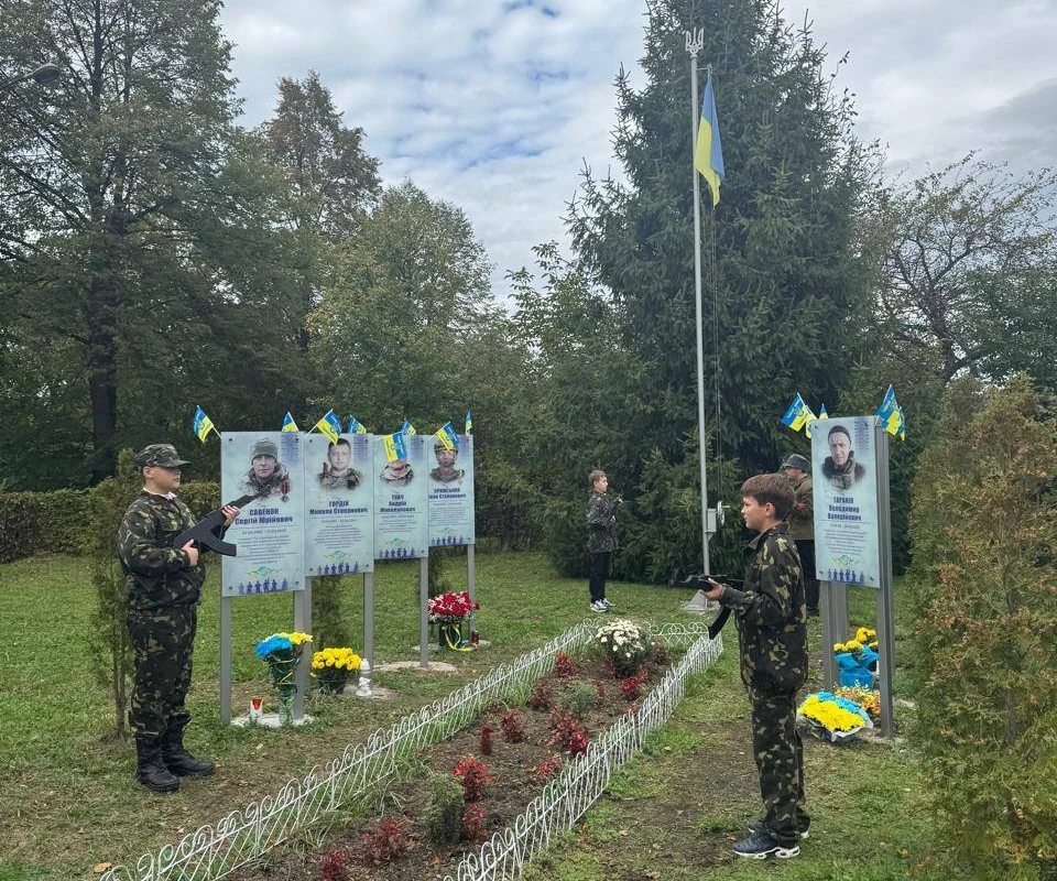 У Косові на Прикарпатті відкрили Алею слави полеглим захисникам