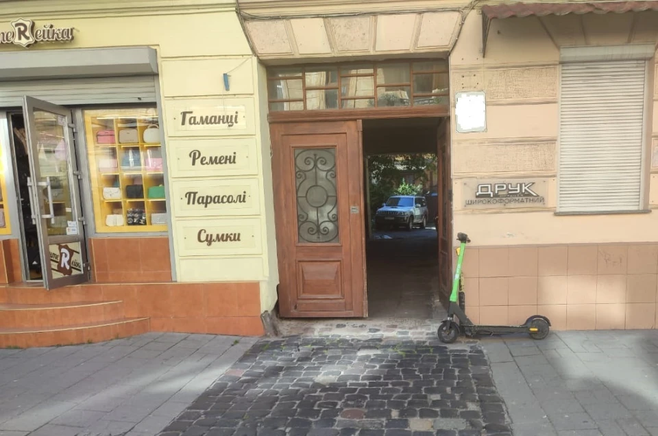 наїзд самоката на пенсіонерку у Львові