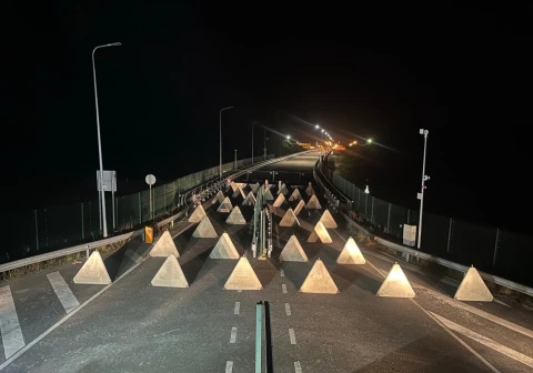 У Литві встановили "зуби дракона" на мосту до Калінінградської області РФ