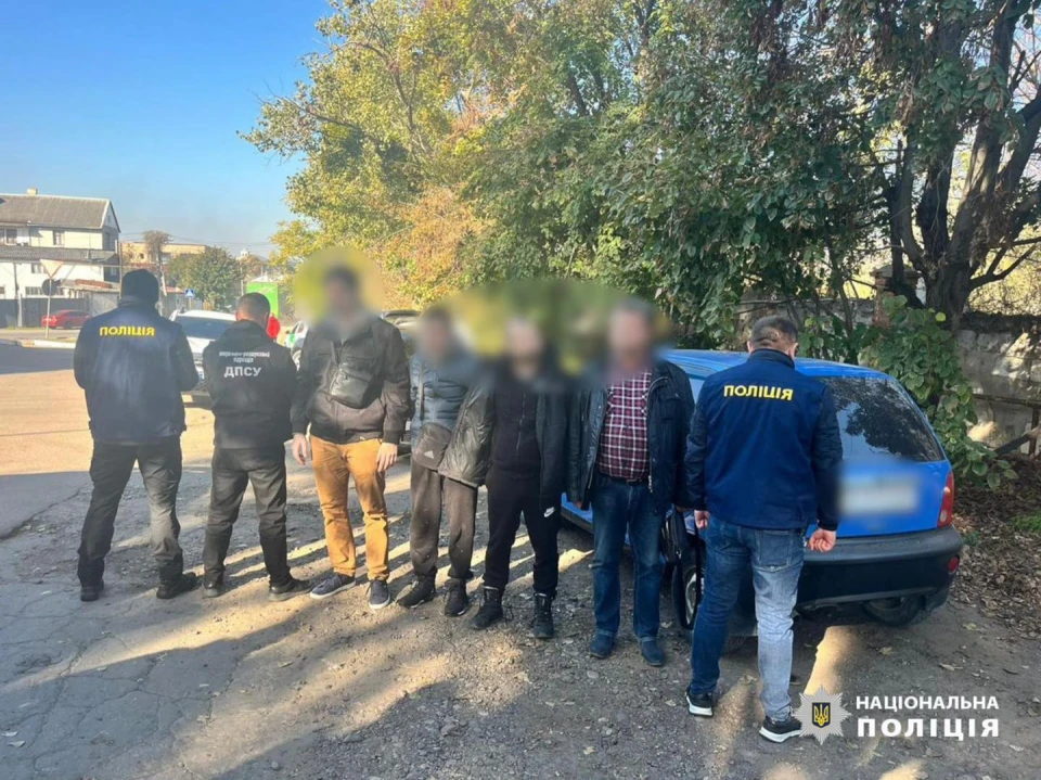 затримання оганізаторів незаконного переправлення чоловіків через кордон