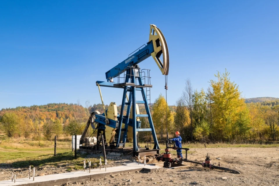 видобуток нафти