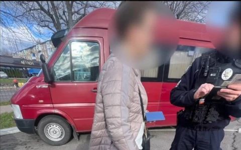 водійка, що обігнала кортеж "На щиті"