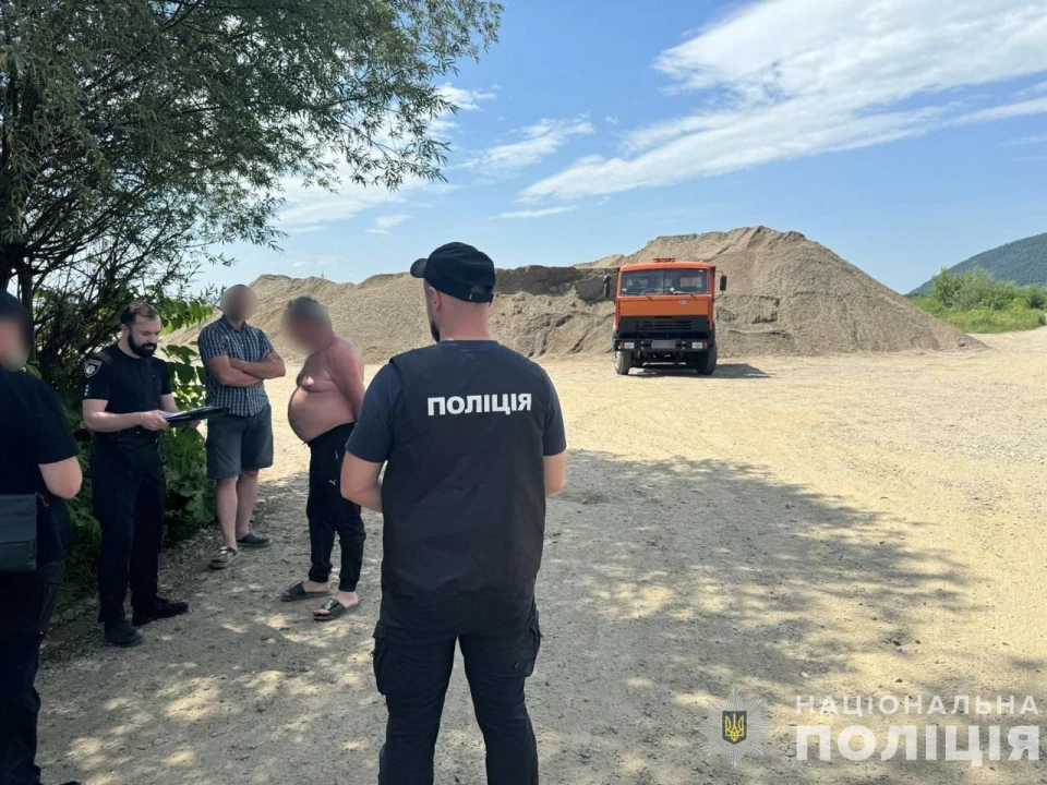 видобуток гравію з Тиси