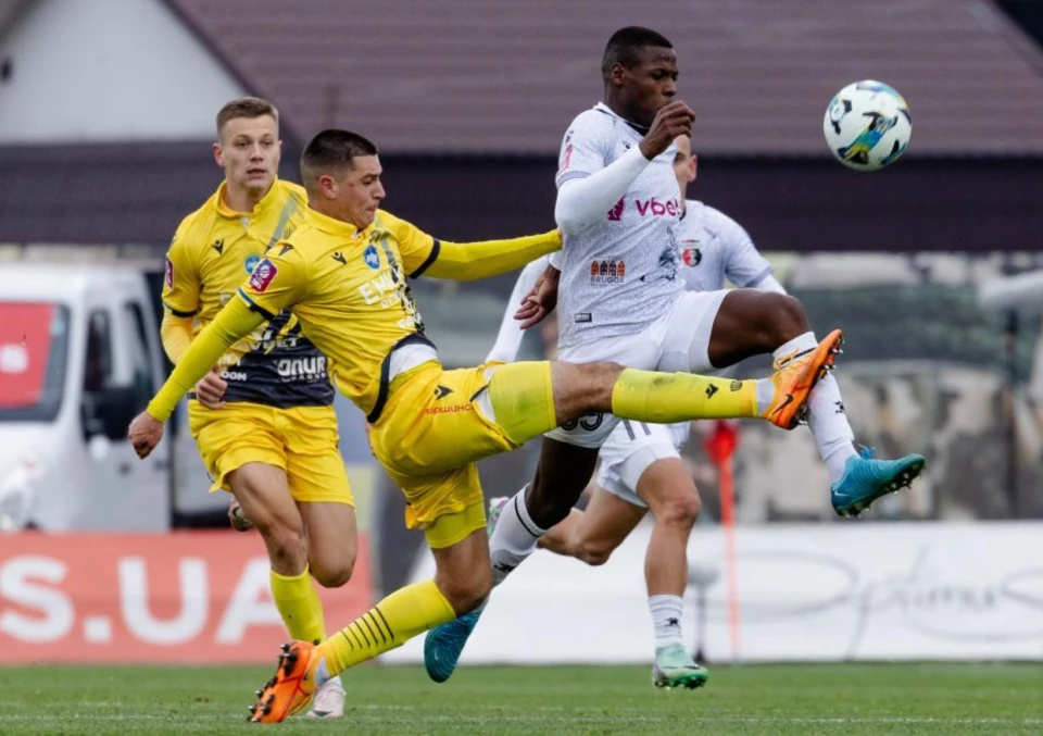 УПЛ: рівненьский "Верес" вперше в історії обіграв львівський "Рух" - 2:0 (10.11.2024)