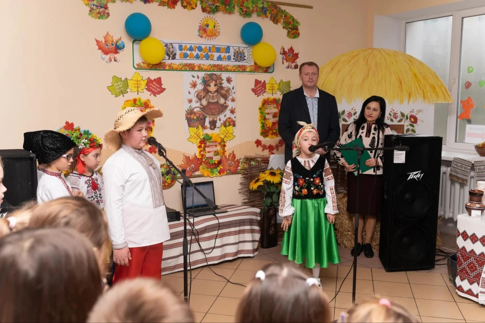 На Прикарпатті школярі на ярмарку зібрали майже 90 тис. грн для ЗСУ