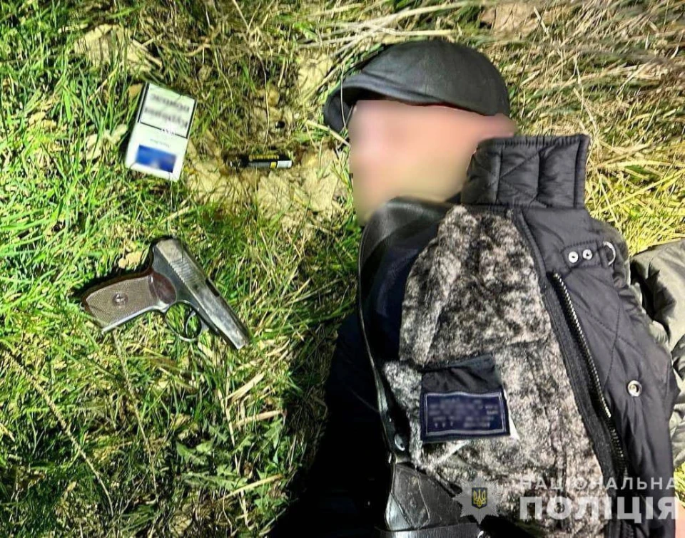 обив людину та незаконно володів цілим арсеналом зброї