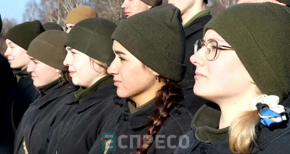 Як курсантки опановують Bradley