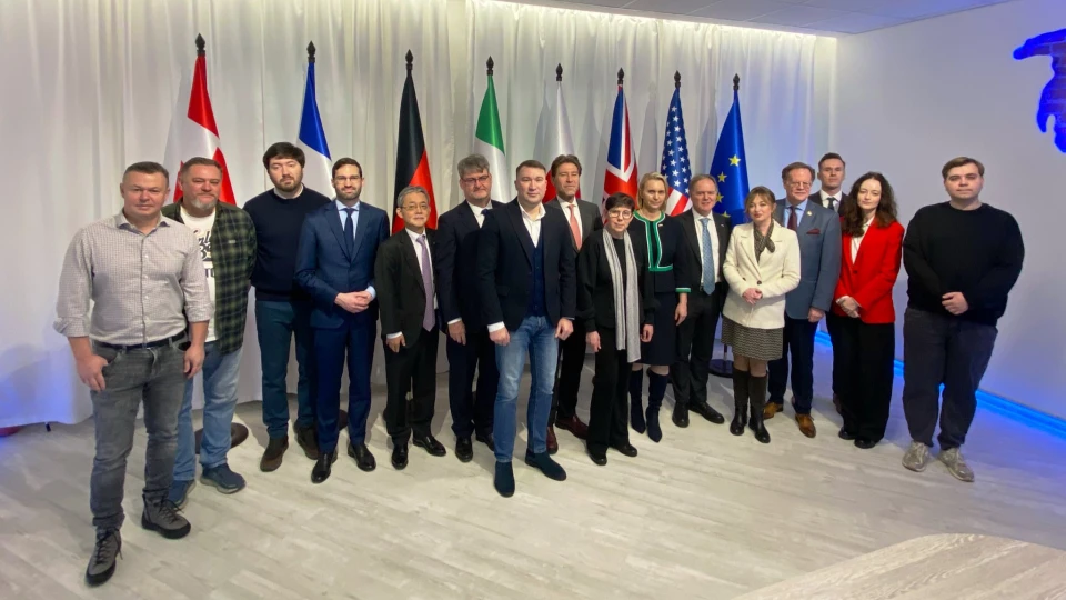 Посли країн G7 зустрілися з українськими журналістами