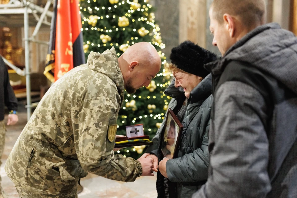 У Львові родинам загиблих бійців Королівської бригади вручили ордени "Хрест Героя"