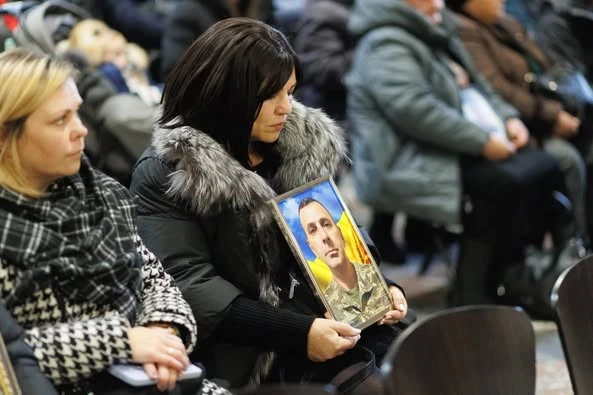 У Львові родинам загиблих бійців Королівської бригади вручили ордени "Хрест Героя"