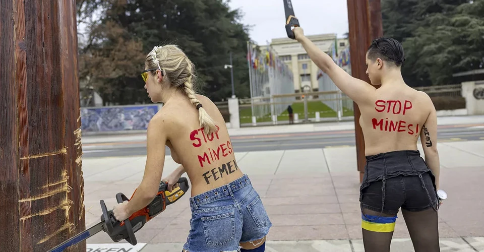FEMEN влаштували акцію протесту у Женеві