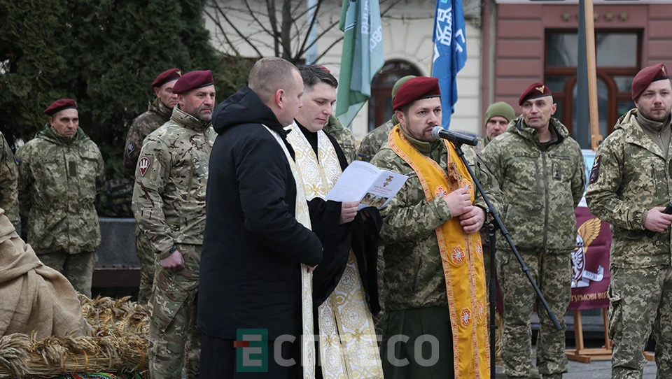 презентація тризуба з дідухів від 80-ки у Львові