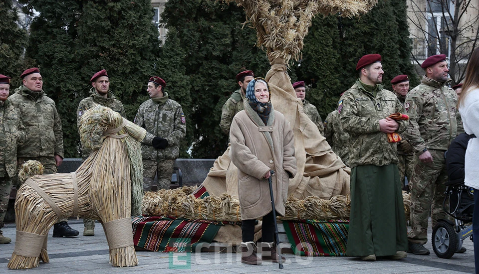 презентація тризуба з дідухів від 80-ки у Львові