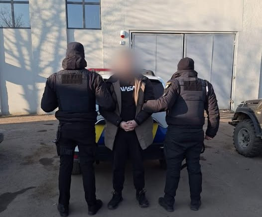 У Чопі вночі підпалили три авто: поліція затримала підозрюваного