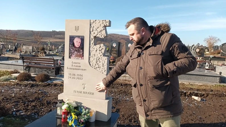 У Бережанах на Тернопільщині для встановлення на могилах загиблих військових розробили уніфіковані пам'ятники