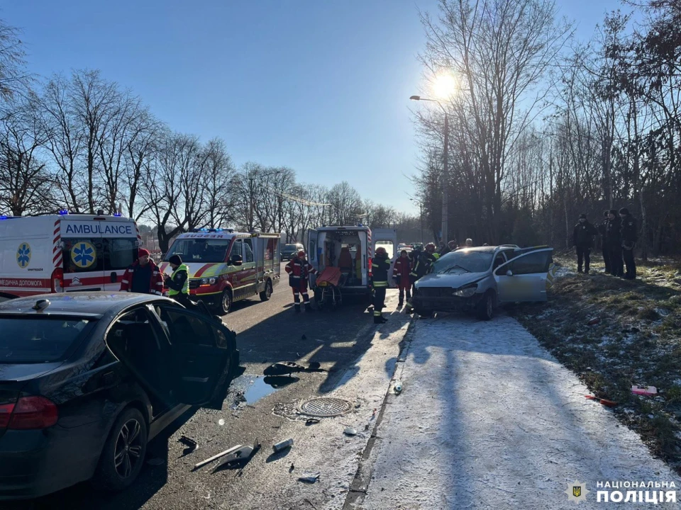 У Рівному в аварії постраждали п'ятеро людей, серед них дитина