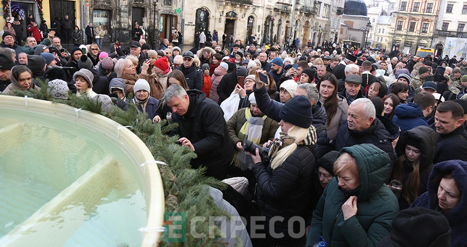 Освячення води у Львові на Богоявлення