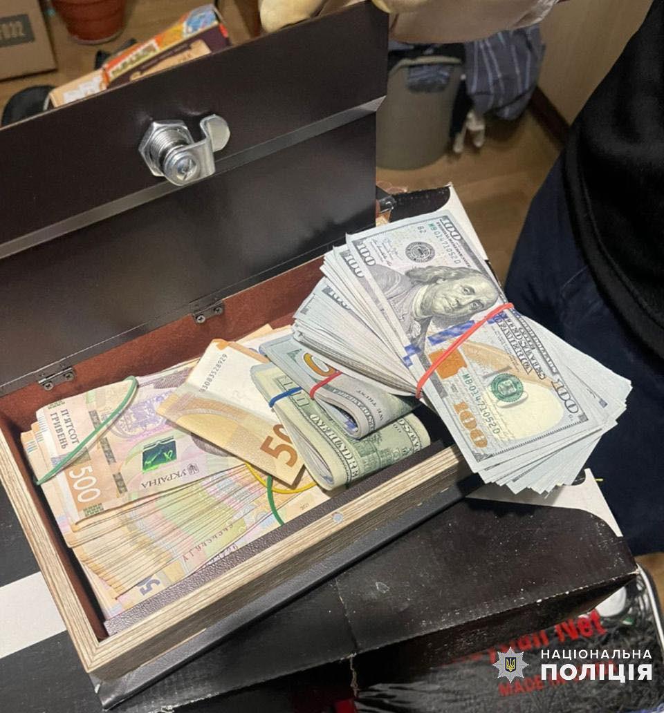 хабар чиновнику Яворівської міськради