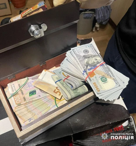 хабар чиновнику Яворівської міськради