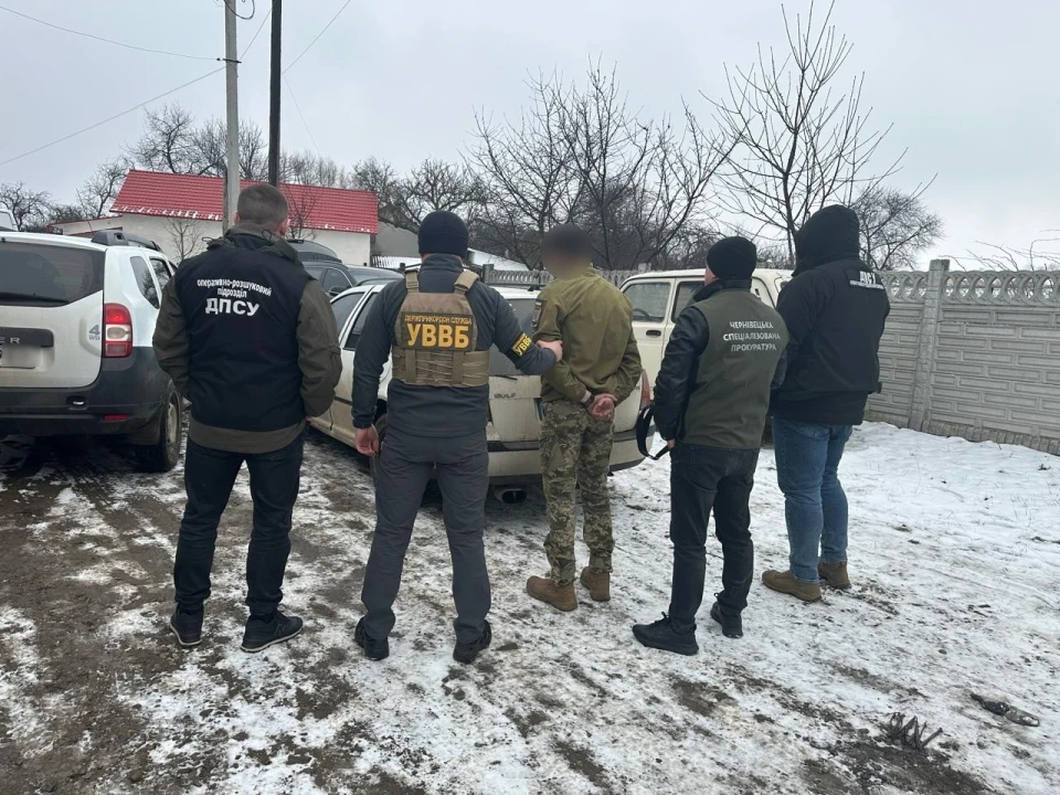 На Буковині затримали прикордонника, який за €20 тис. намагався переправити до Румунії військовозобов'язаного чоловіка