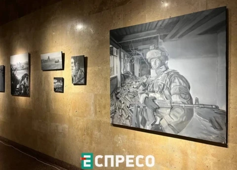 "Аеропорт. 242": у Музеї Війни відкрили виставку робіт Олега Дробоцького
