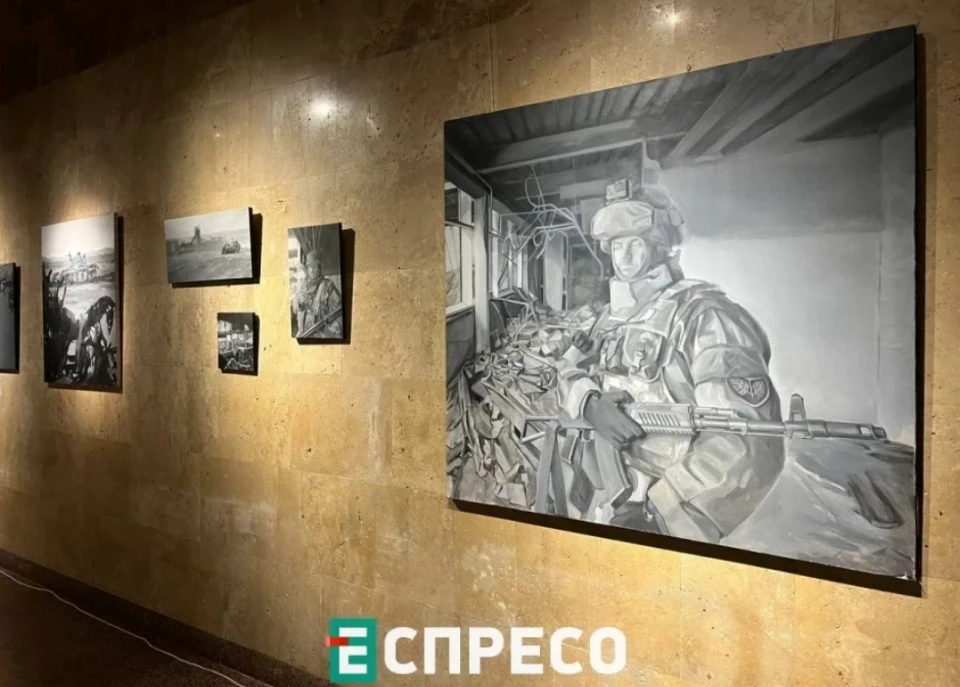 "Аеропорт. 242": у Музеї Війни відкрили виставку робіт Олега Дробоцького