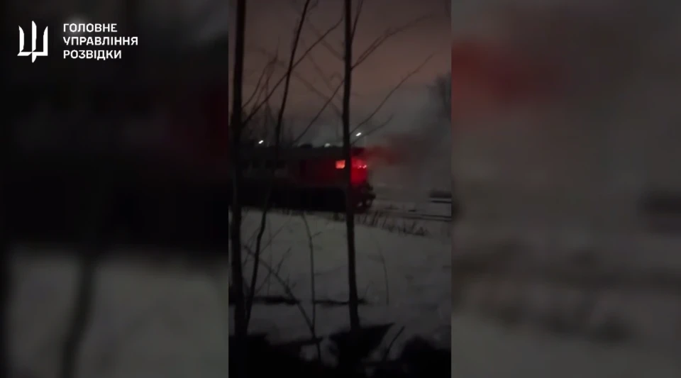 у Санкт-Петербурзі спалили локомотив