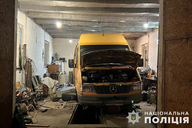 На Тернопільщині "Мерседес" злетів із домкрата і задавив чоловіка на смерть
