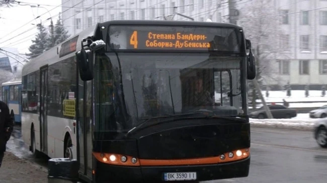 У Рівному водій маршрутки вдарив дитину: що відомо про інцидент