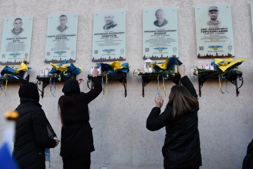 На Прикарпатті відкрили пам'ятні дошки чотирьом полеглим захисникам