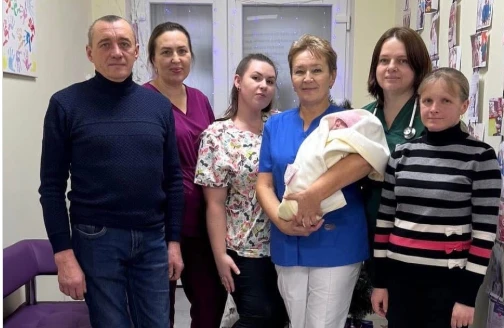 У Тернополі медики 76 днів виходжували немовля, яке народилося з вагою 900 грамів