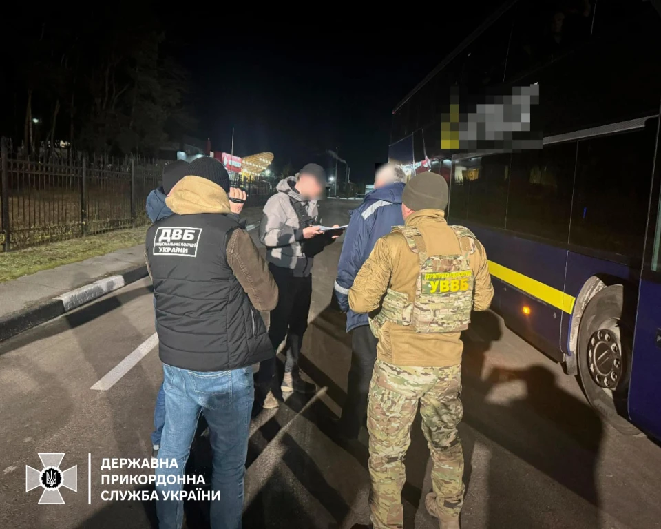 На Волині прикордонники виявили в автобусі "таємного пасажира": організатора схеми переправлення затримали
