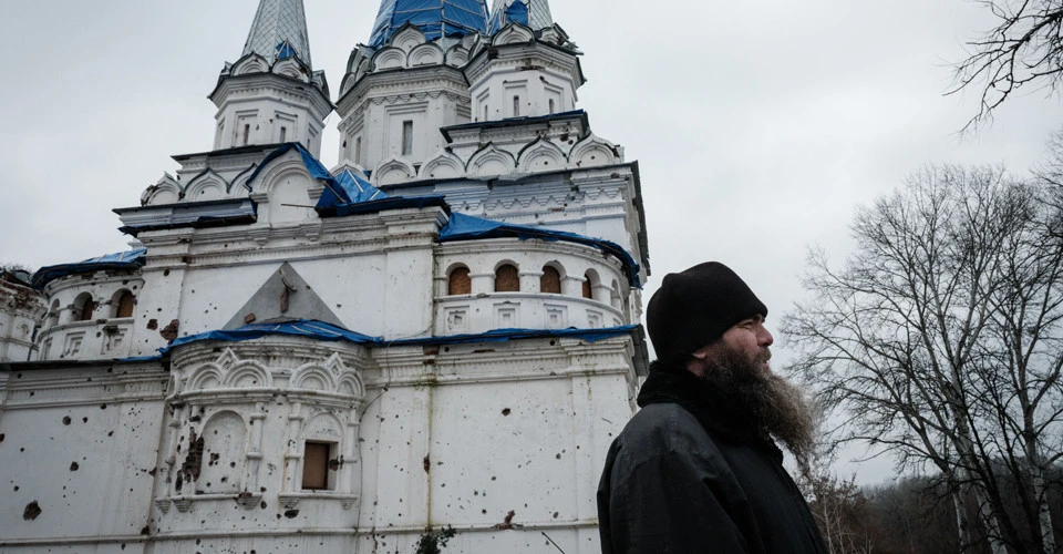 пошкоджений Святогірсько-Печерський монастир