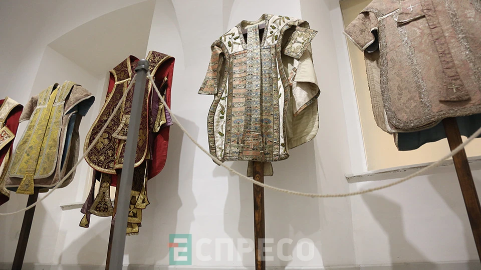 експозиція "Слава роду – слава народу: militaris, sacrum, artis" у Жовківському замку
