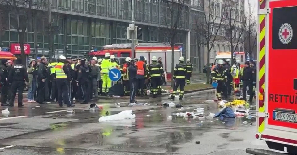 у Мюнхені автомобіль в'їхав у натовп
