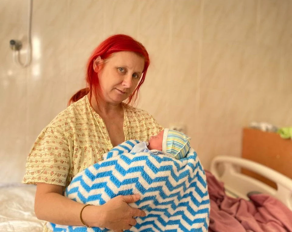 У Чернівцях переселенка з Запоріжжя народила 12 дитину
