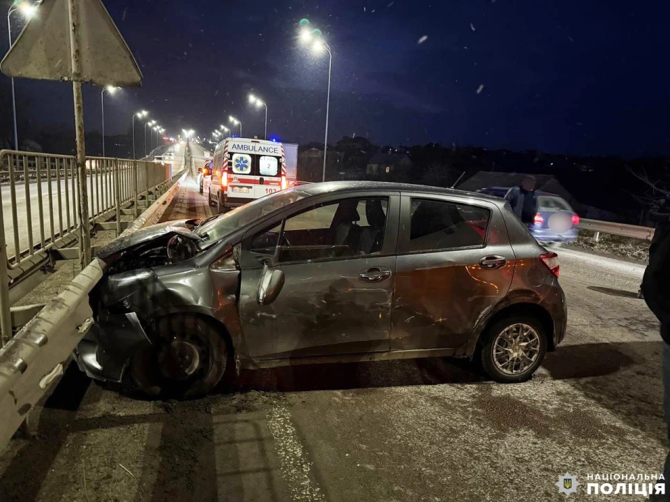 На Рівненщині сталась ДТП з потерпілими, рух на трасі Київ-Чоп ускладнений