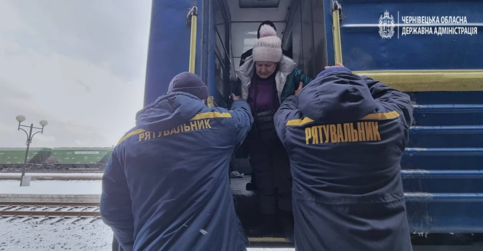зустріч евакуаційного потяга, Чернівці