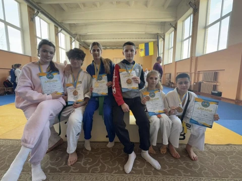 Управління з питань молоді та спорту