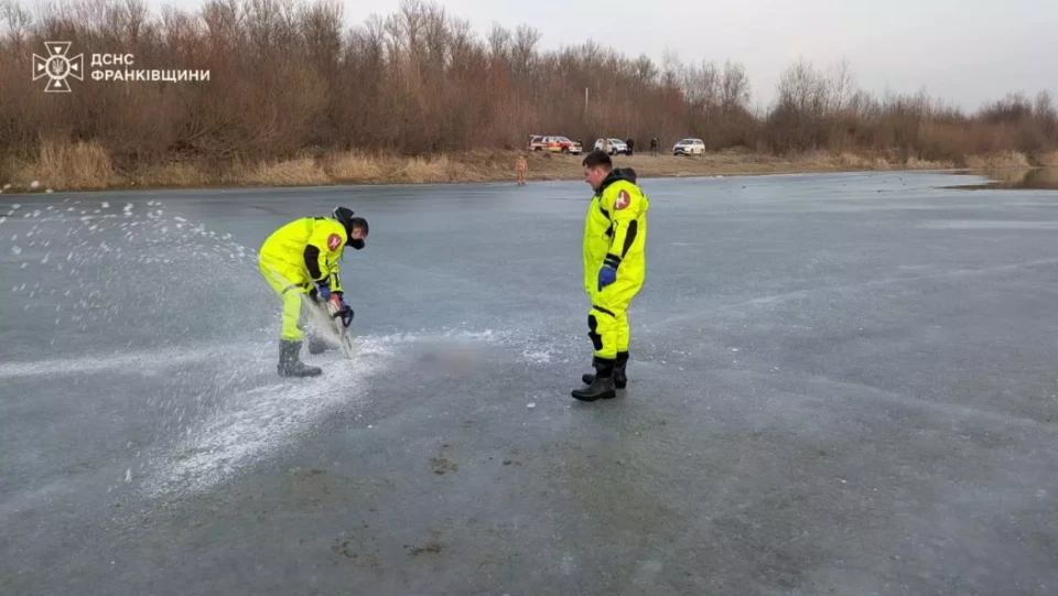 На Прикарпатті під льодом у річці Прут знайшли тіло чоловіка
