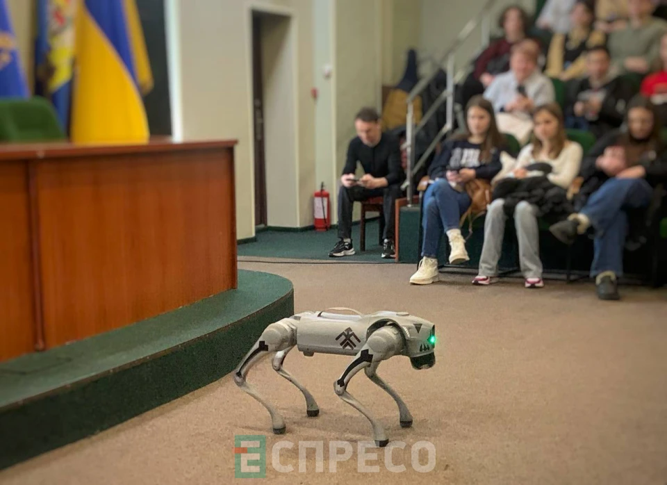 роботопес Елвіс