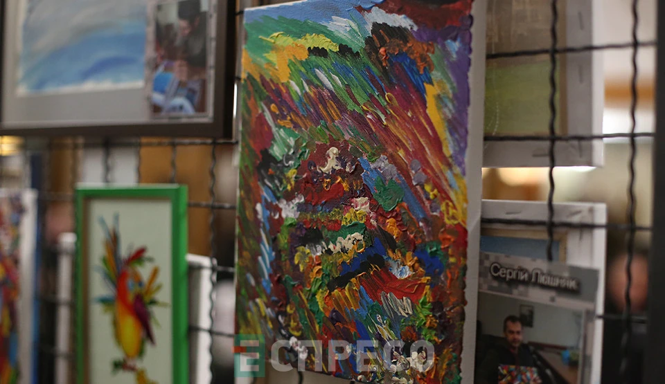 виставка картин ветеранів "Сила кольору" у Львові