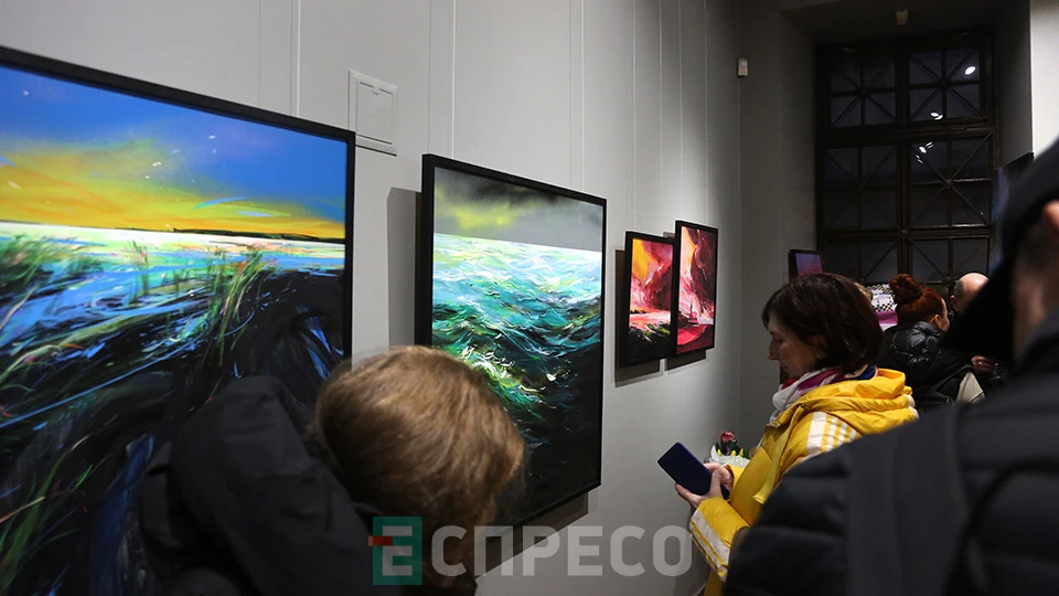 виставка "Земля, що шукає світло" Лілії Студницької у Львові