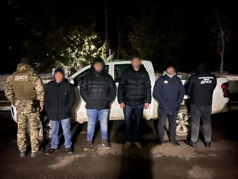 На Буковині за допомогою дрона затримали чотирьох чоловіків, які хотіли втекти з України
