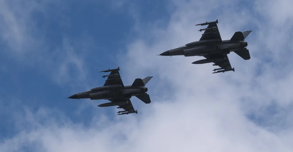 винищувач F-16