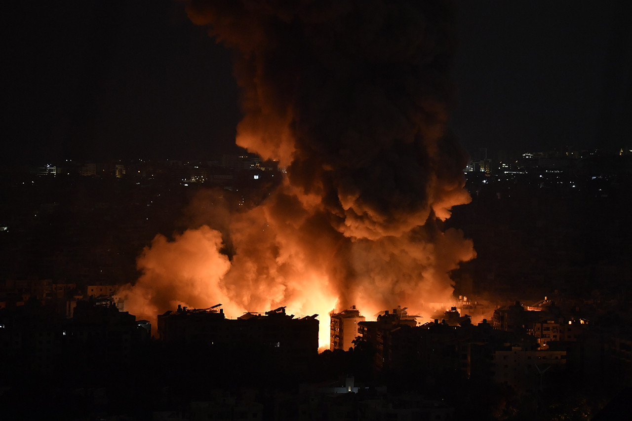У ніч на 29 березня дрони вчергове атакували Ленінградську область РФ. У порту Усть-Луга виникла пожежа